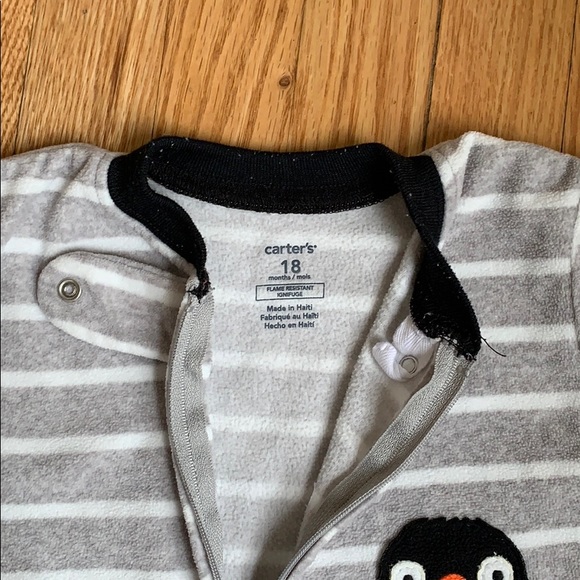 Bundle of 3 Unisex Penguin Carter’s pjs, sz 18 mo - Picture 5 of 6